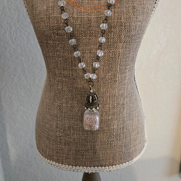 Vintage style necklace - crown/potion bottle - EUC - Picture 2 of 4
